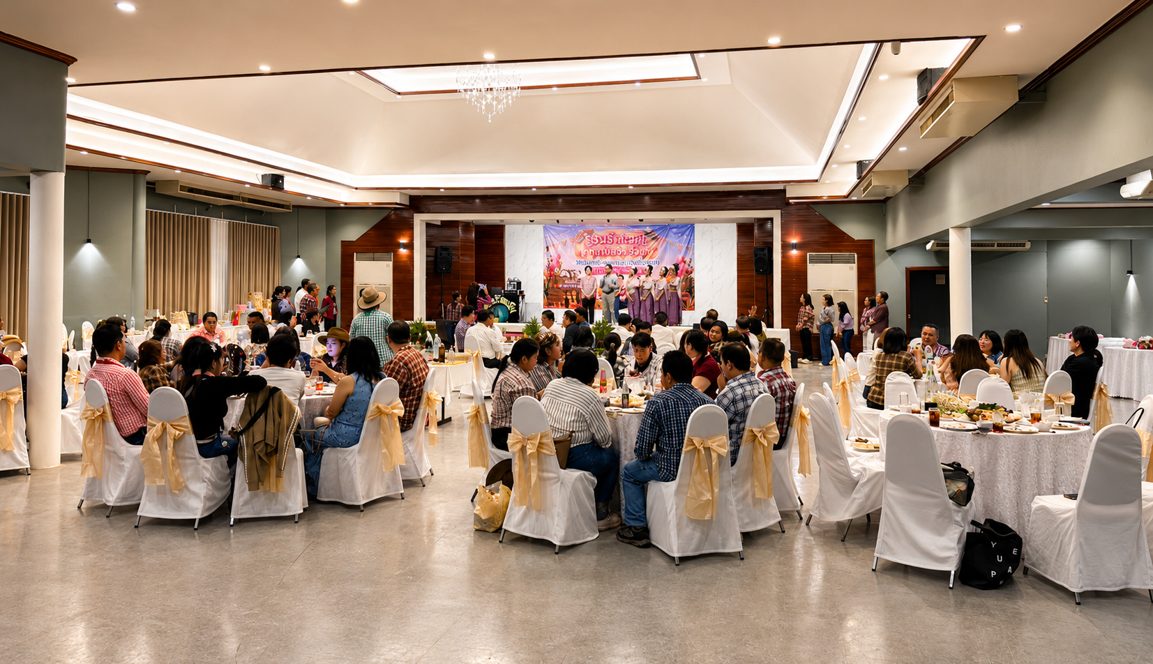 บรรยากาศงานจัดเลี้ยงภายในห้องจัดเลี้ยง PACH HOUSE